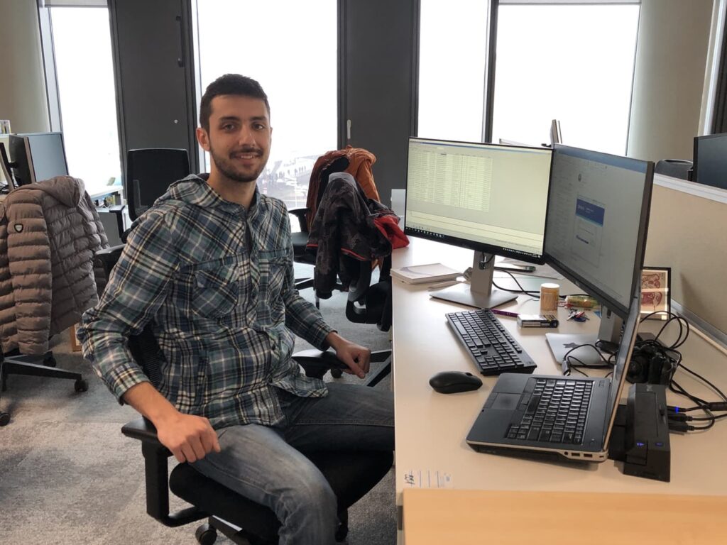 Nu am cuvinte să descriu bucuria cu care merg la job zi de zi, bucuria de a fi, în sfârșit, programator